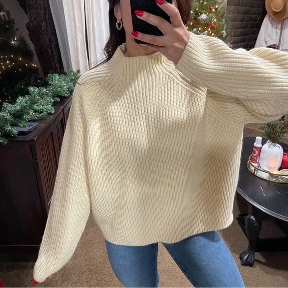 Zara | Baby Yellow Wool Mock Neck Knitted Sweater Size: Large - Picture 2 of 6